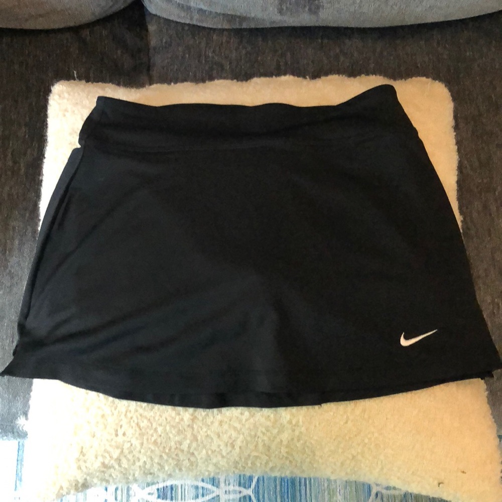 Black Nike tennis skirt